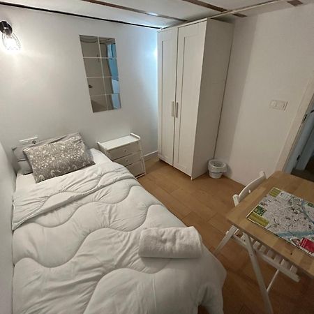 Airbhouse Private Rooms & Apartments Seville Exterior photo